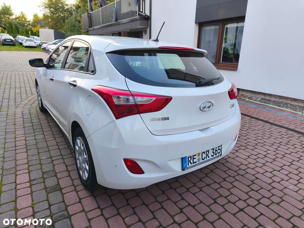 Hyundai i30 1.4 Trend - 14