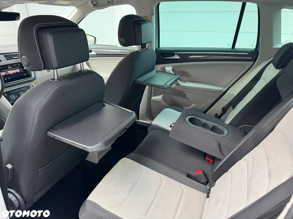 Volkswagen Tiguan - 12