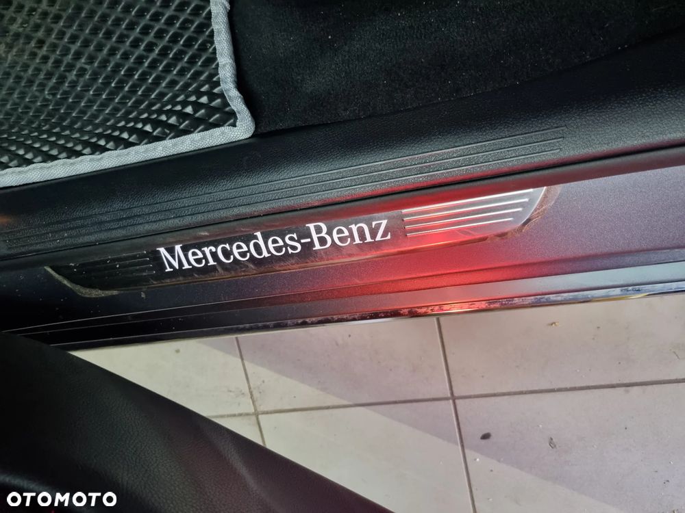 Mercedes-Benz Klasa E 220 d 4-Matic 9G-TRONIC - 30