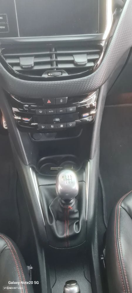 Peugeot 208 1.2 PureTech GT Line - 32