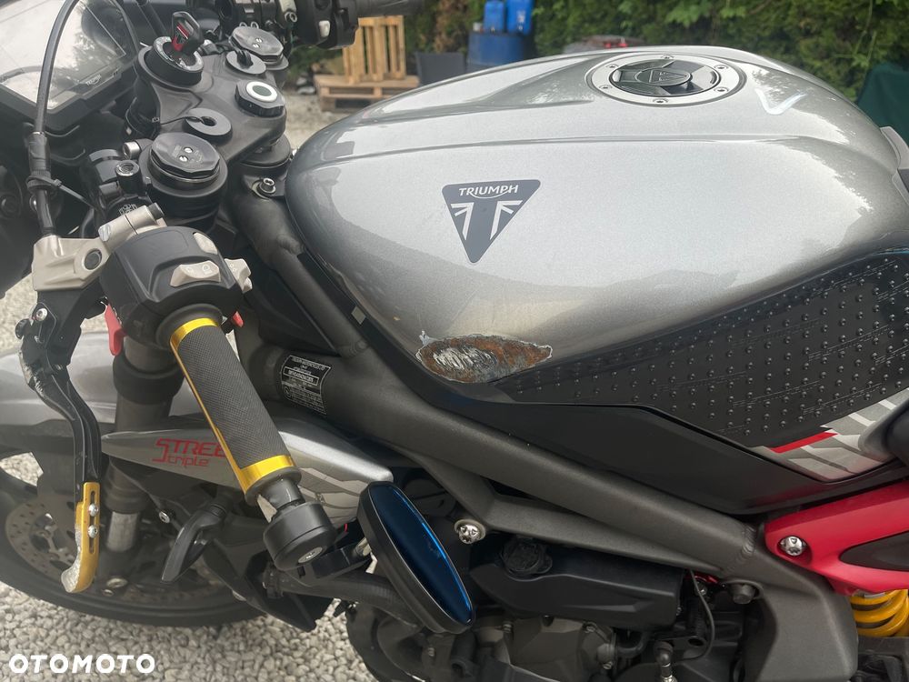 Triumph Street Triple - 8