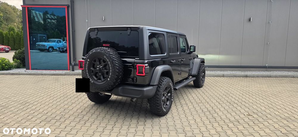 Jeep Wrangler - 12