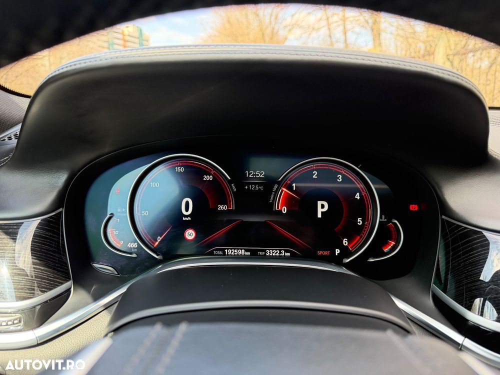 BMW Seria 7 740d xDrive - 23