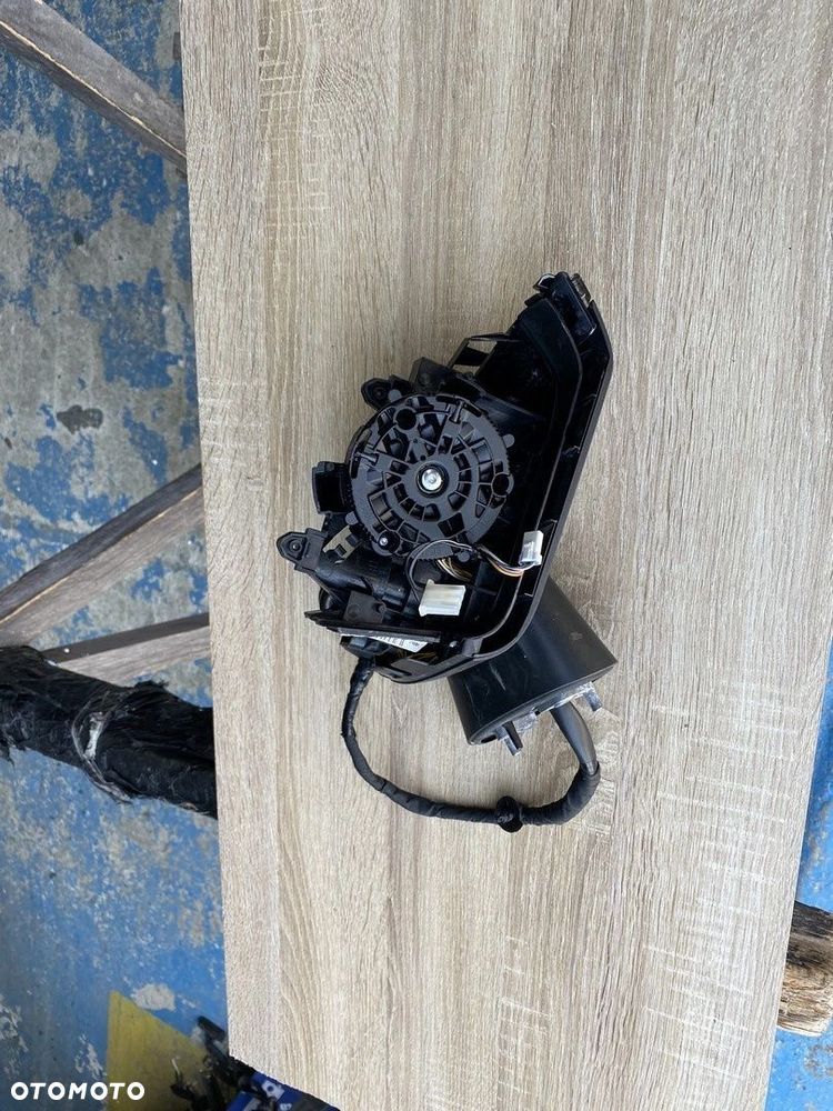 LUSTERKO PRAWE VOLVO XC40 15 PIN 31442787 EUROPA - 1