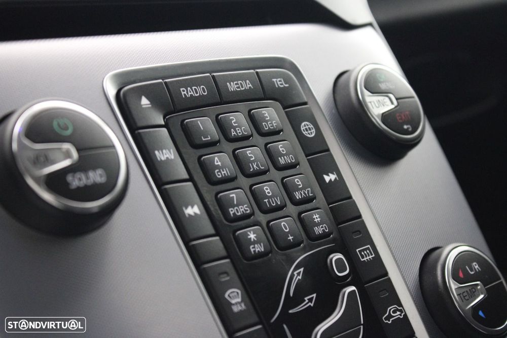 Volvo V40 Cross Country 2.0 D3 Momentum - 22