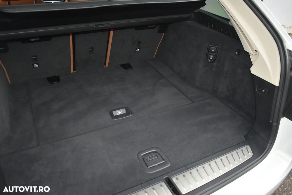 BMW Seria 5 520d xDrive Touring Aut. Luxury Line - 12