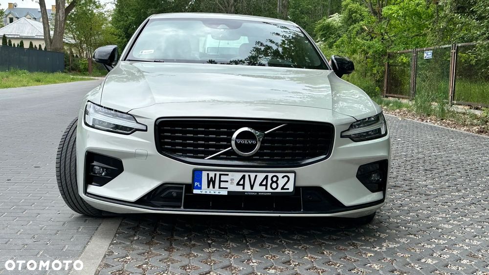 Volvo S60 B5 B R-Design - 3