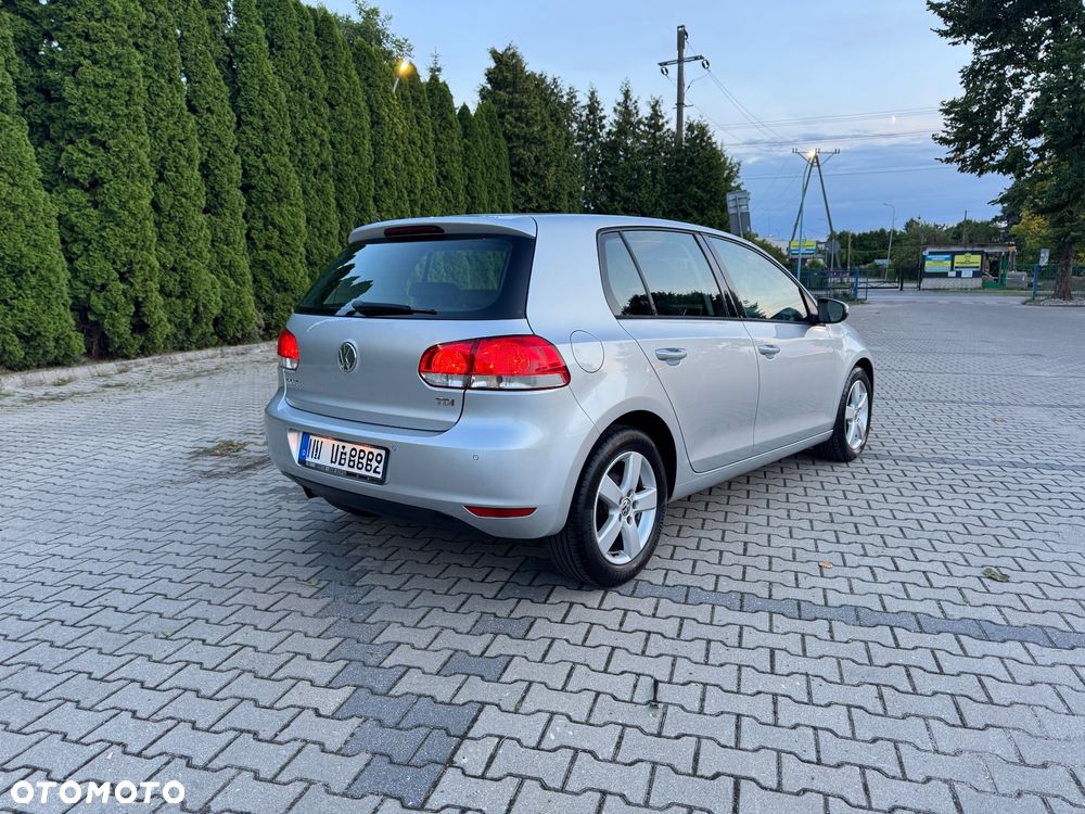 Volkswagen Golf 1.6 TDI Highline - 10