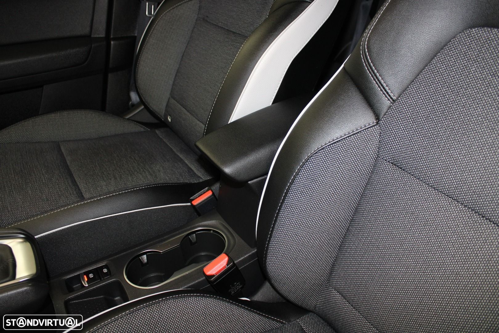 Renault Captur 1.0 TCe Techno - 24