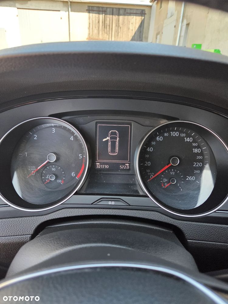 Volkswagen Passat - 5