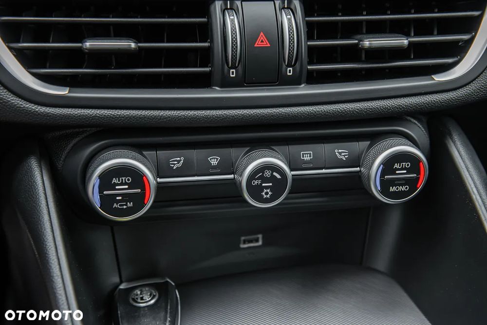 Alfa Romeo Giulia 2.2 Super - 13
