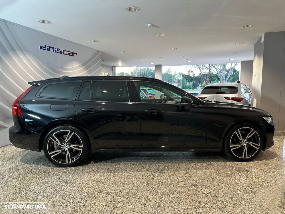 Volvo V60 2.0 D3 Momentum Geartronic - 30