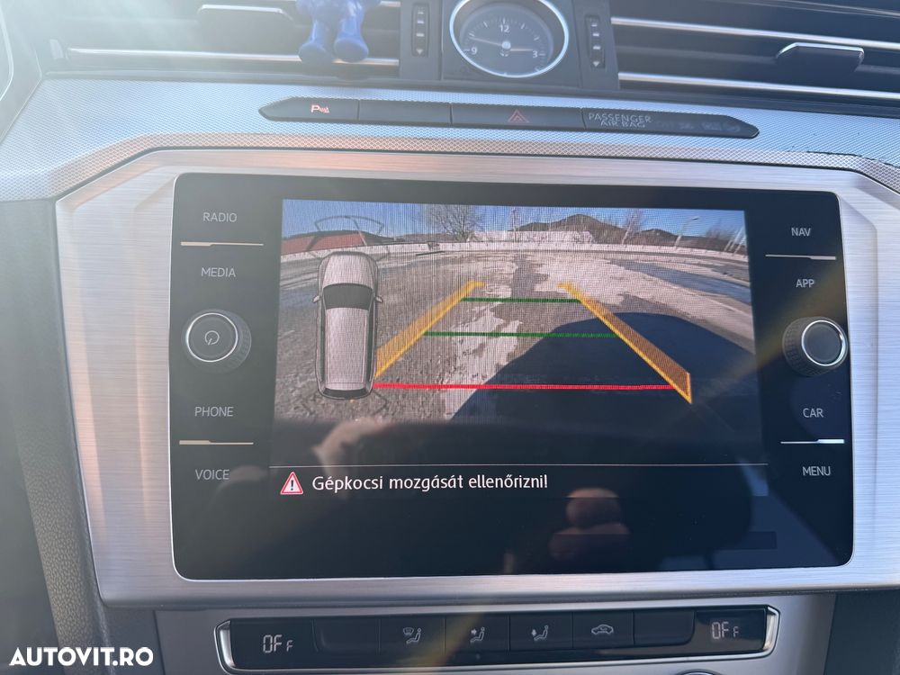 Volkswagen Passat 2.0 TDI DSG Comfortline - 16