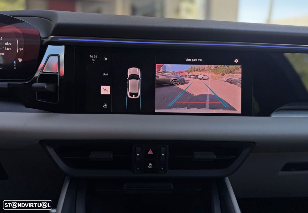 Porsche Macan Electric - 18