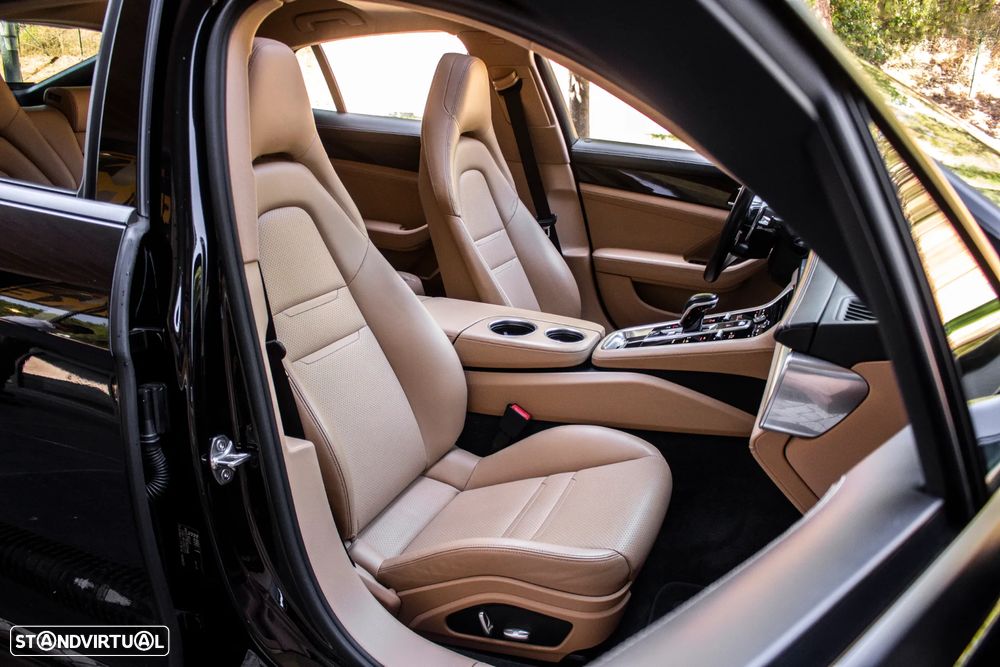 Porsche Panamera 4 E-Hybrid - 27