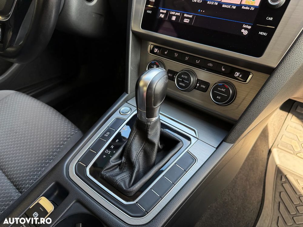 Volkswagen Passat - 12