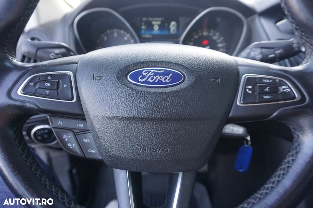 Ford Focus - 11