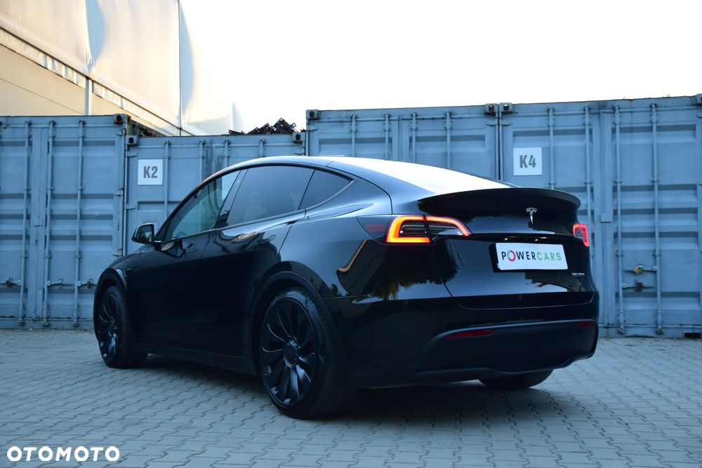 Tesla Model Y - 13