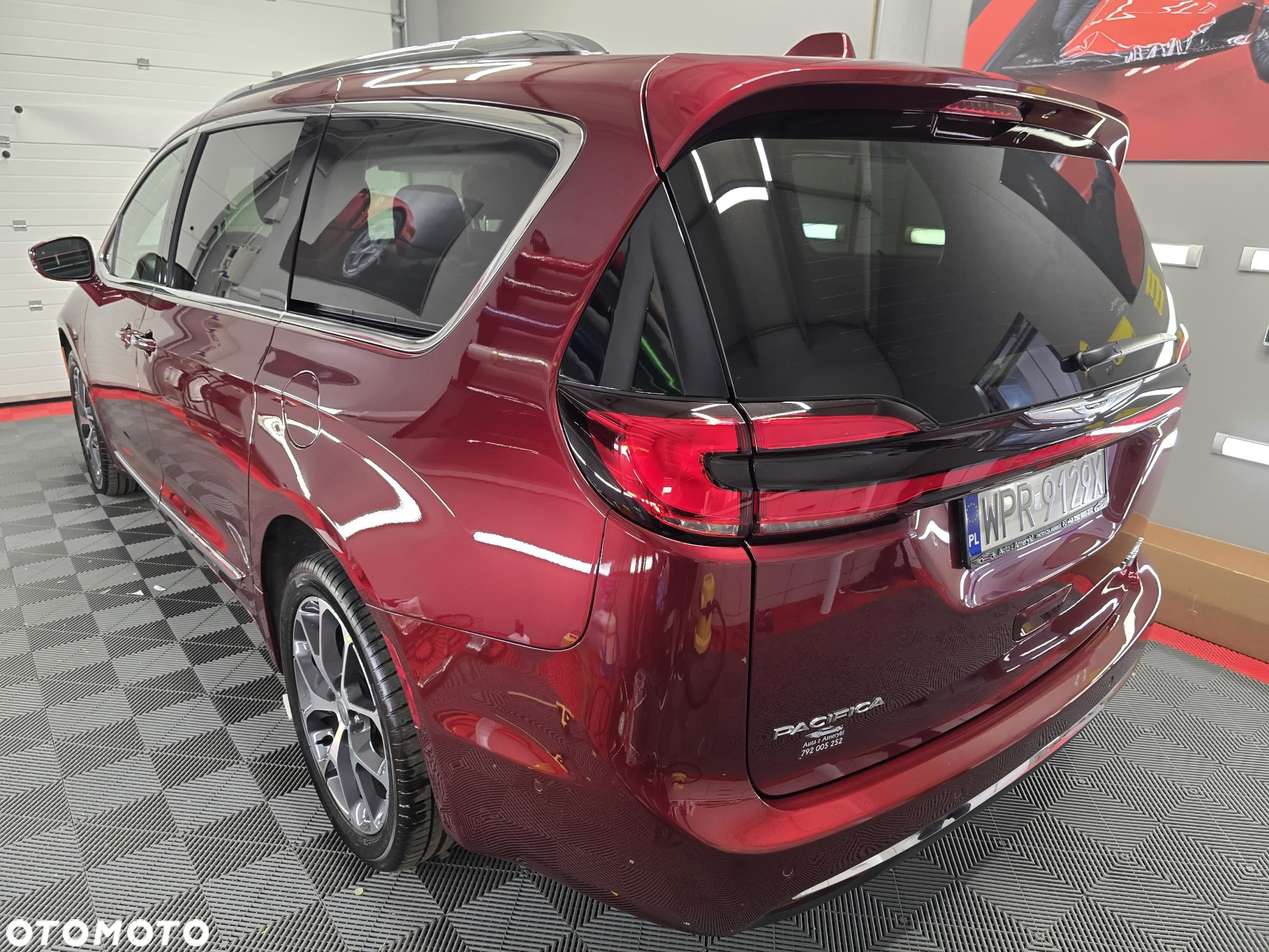 Chrysler Pacifica - 18