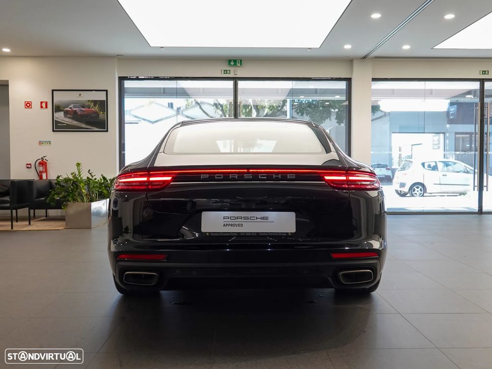 Porsche Panamera 4 E-Hybrid - 4