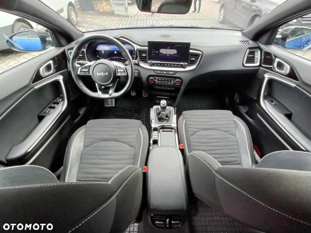 Kia ProCeed 1.5 T-GDI GT Line - 12