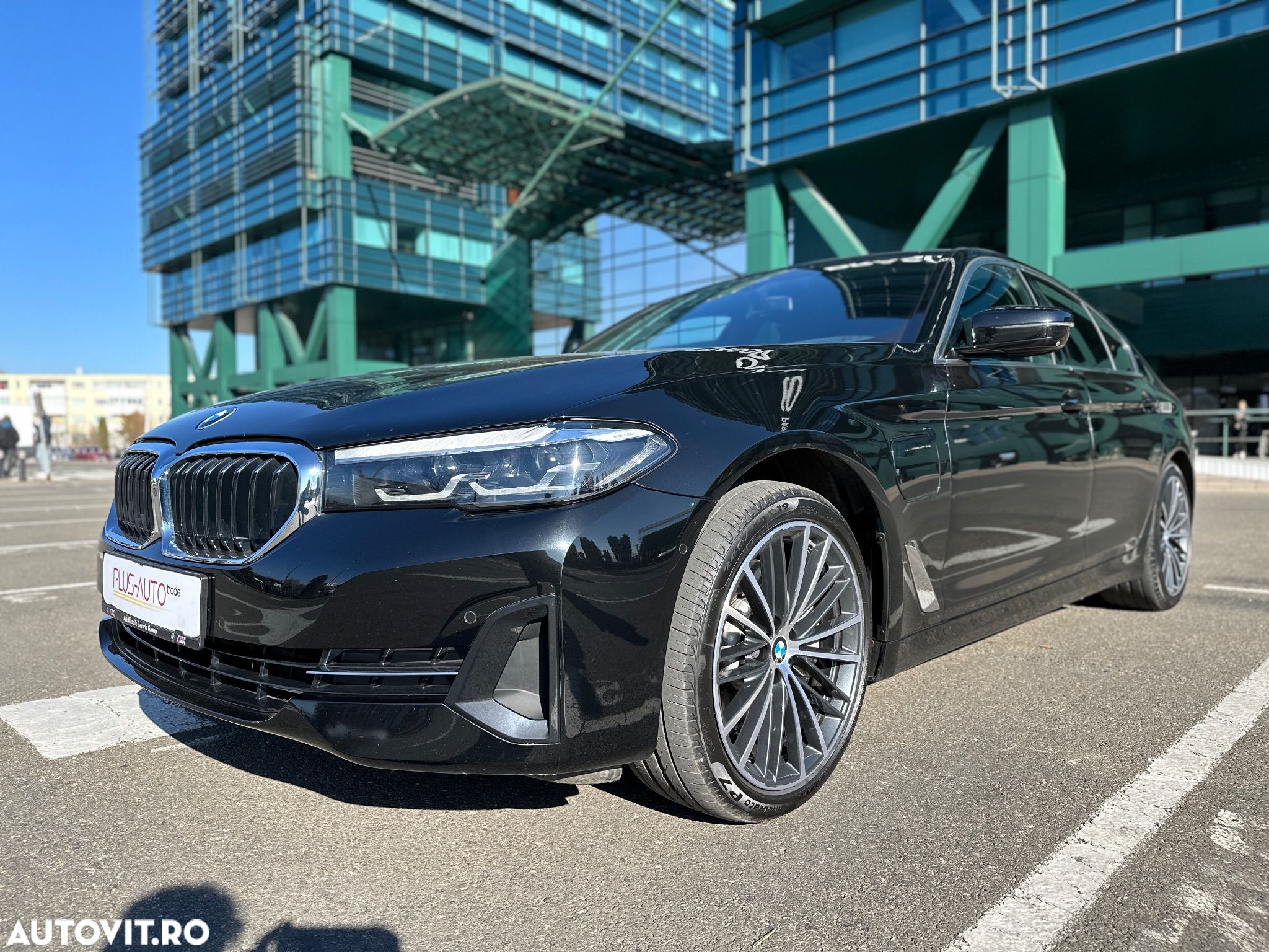 BMW Seria 5 530e xDrive AT PHEV - 1