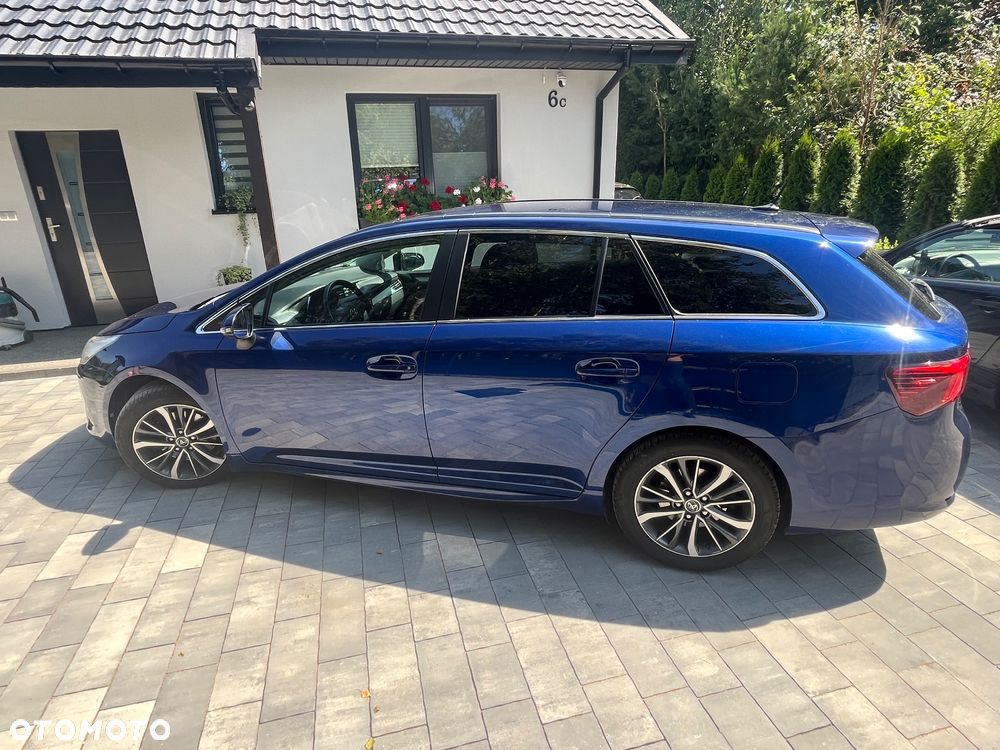 Toyota Avensis - 2