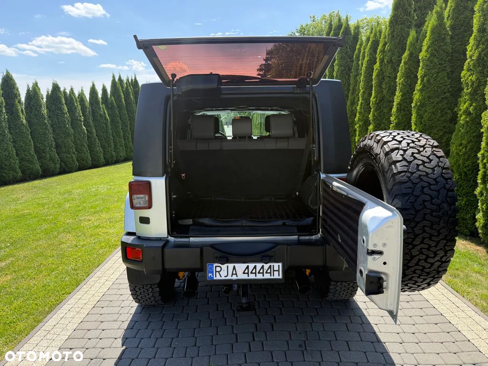 Jeep Wrangler Unlimited 3.8 Sahara - 8