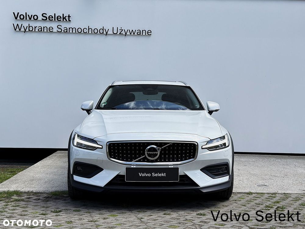 Volvo V60 Cross Country - 4