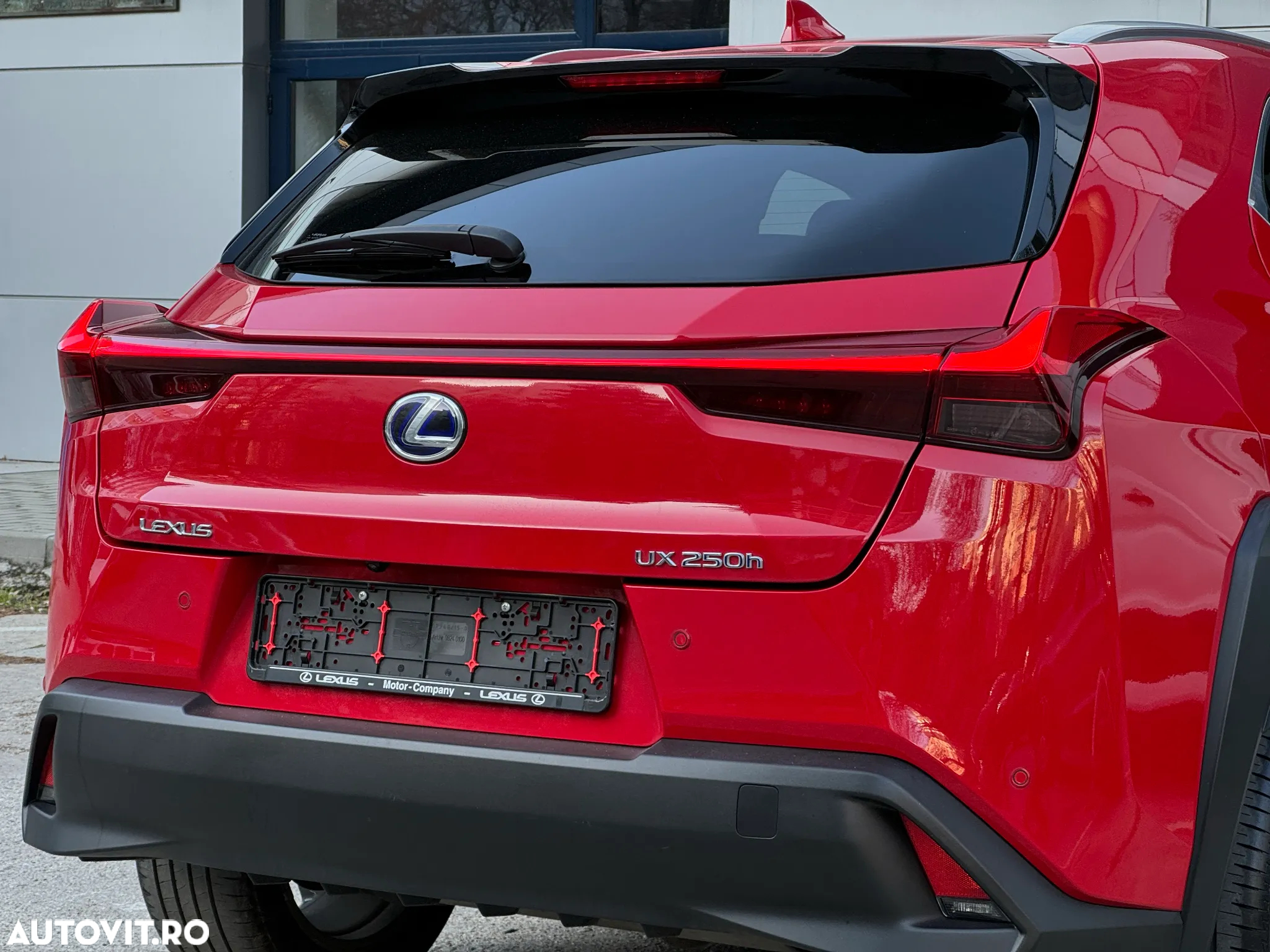 Lexus UX 250h 2.0L HEV 20H- (178 HP) 4X2 CVT Executive - 9
