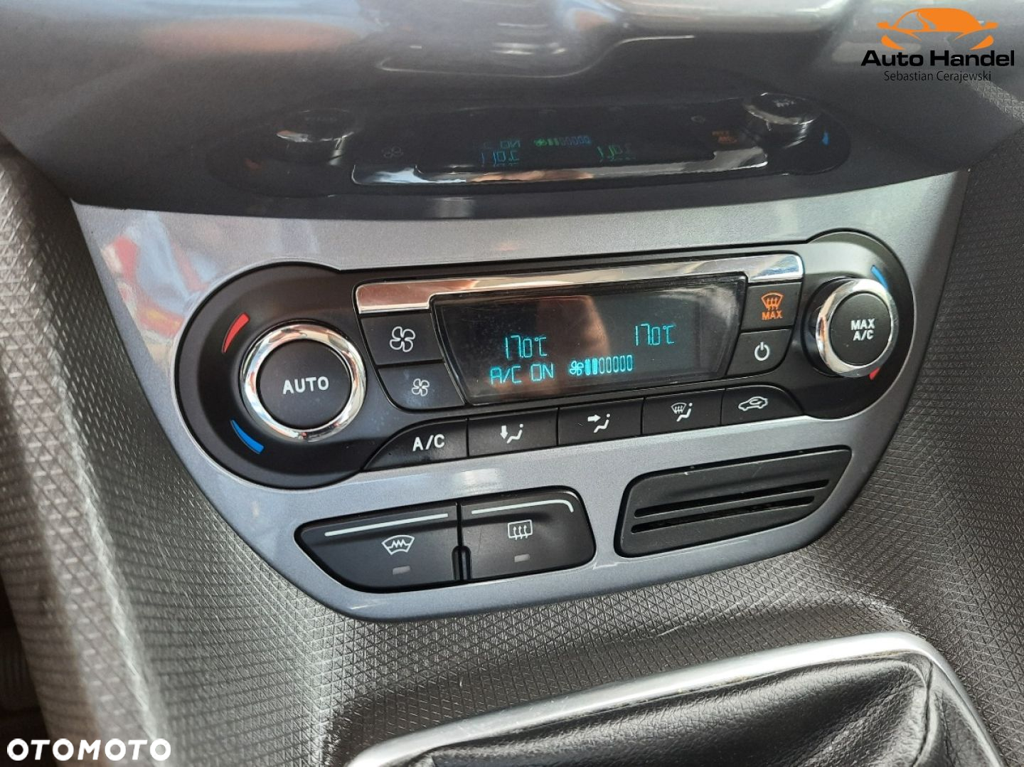 Ford Tourneo Connect Grand - 25