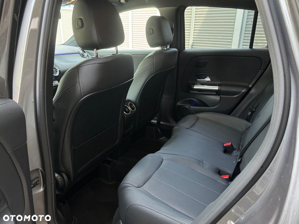 Mercedes-Benz GLA 200 Business Edition - 8