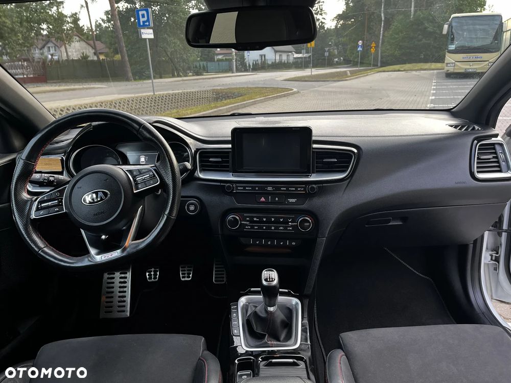 Kia Ceed - 23