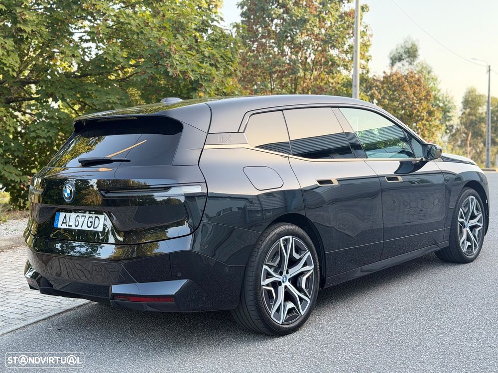 BMW iX xDrive 40 Pack Desportivo - 15