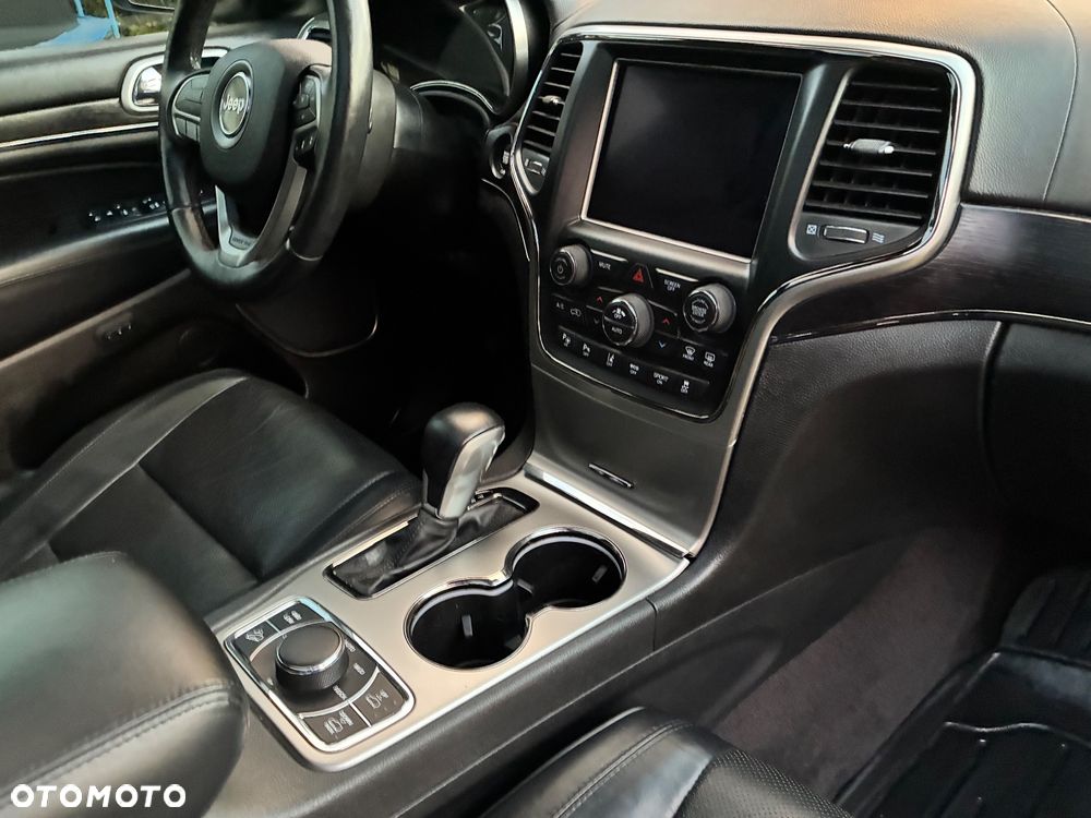 Jeep Grand Cherokee - 30