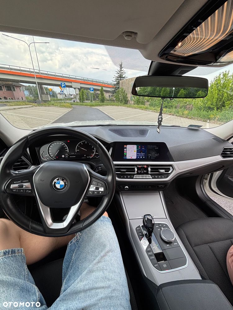 BMW Seria 3 318i - 10
