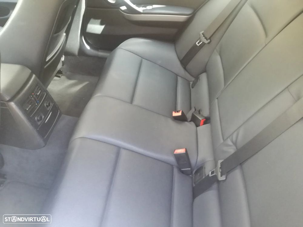 BMW 320 d Exclusive - 11