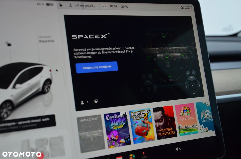 Tesla Model Y Long Range AWD - 25