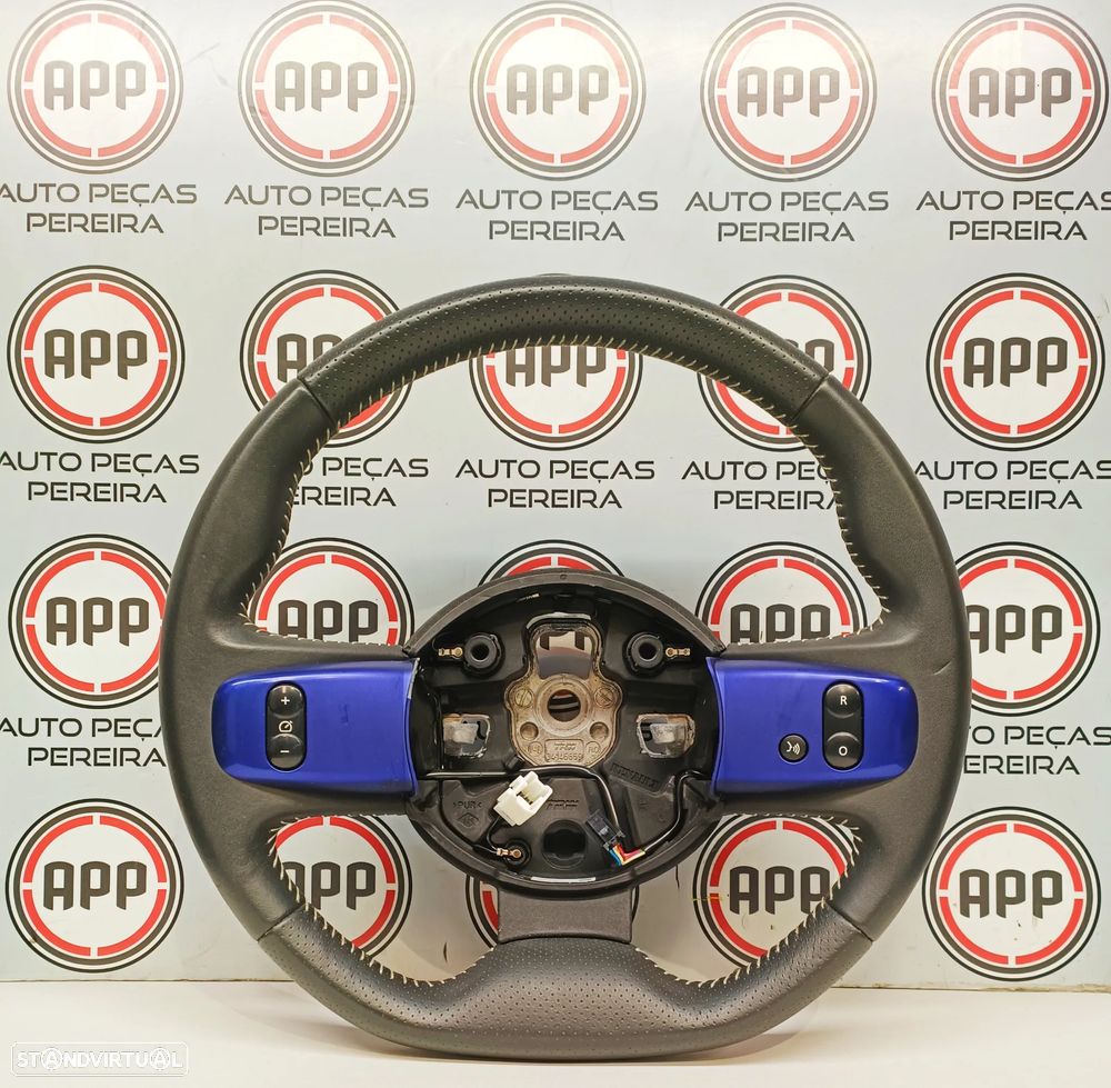 Volante  Renault Twingo de 2017, em muito bom estado. - 1