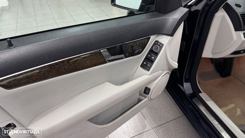 Mercedes-Benz C 180 K Avantgarde BlueEfficiency Aut. - 26