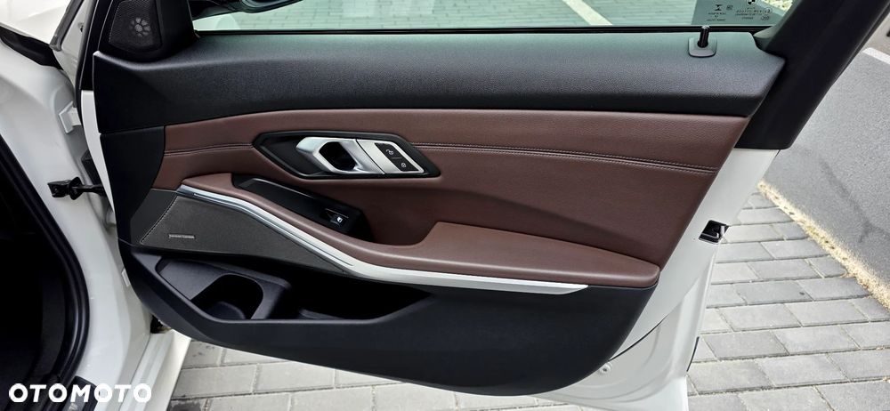 BMW Seria 3 - 16