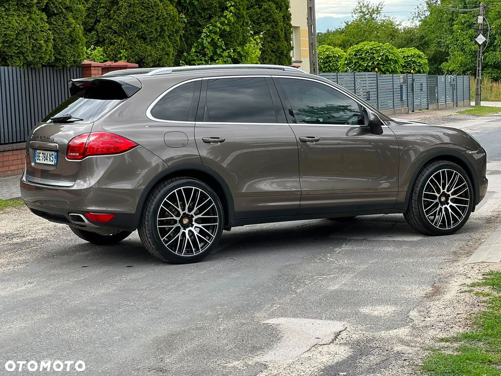 Porsche Cayenne Platinum Edition - 3