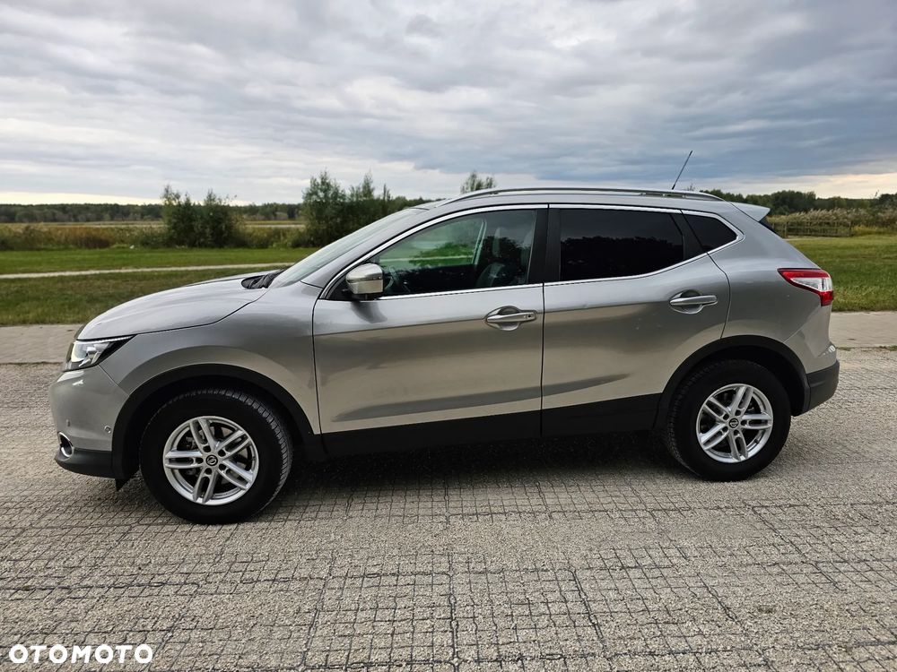 Nissan Qashqai 1.6 dCi Xtronic TEKNA+ - 4