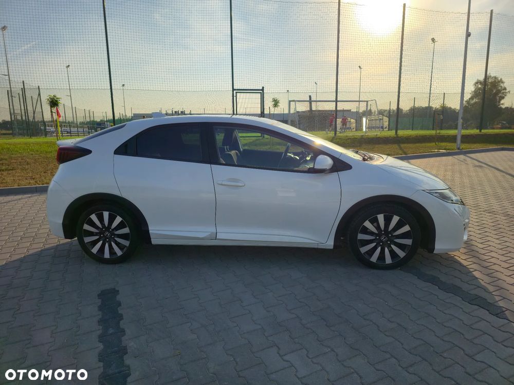 Honda Civic 1.8 Lifestyle (Honda Connect+) - 6