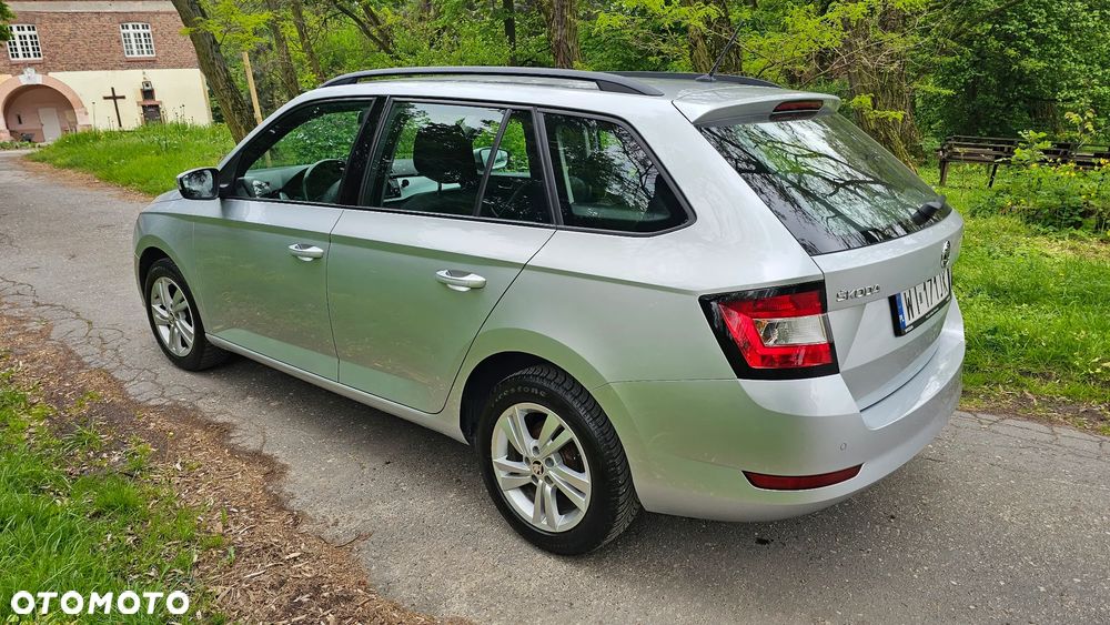 Skoda Fabia 1.0 TSI Ambition - 4