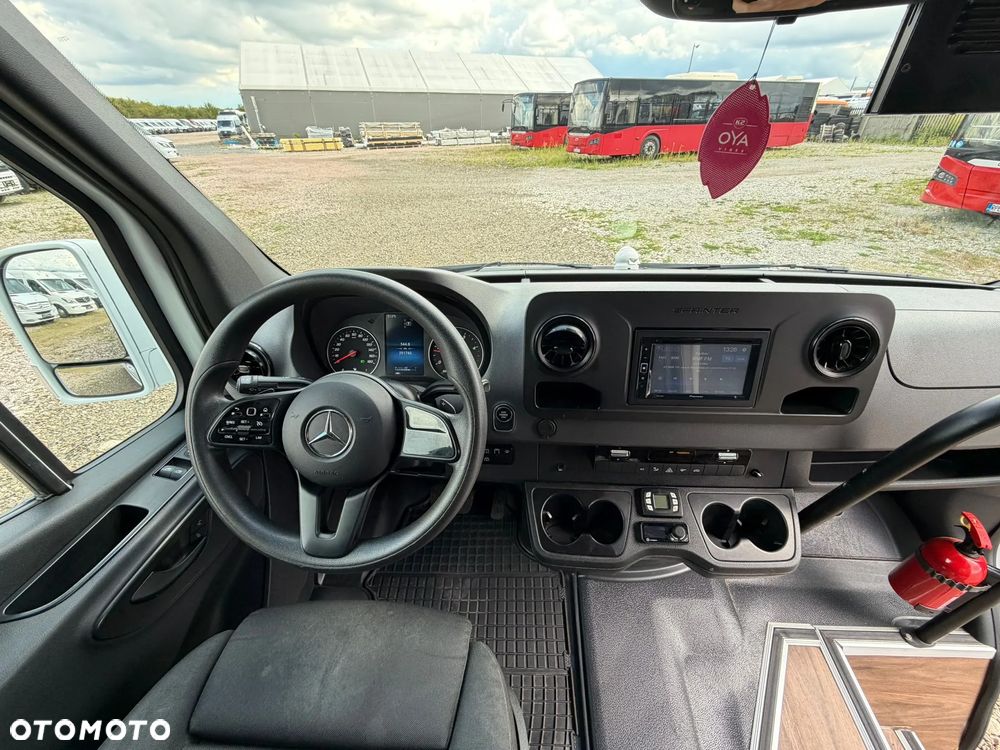 Mercedes-Benz Sprinter 519 - 24