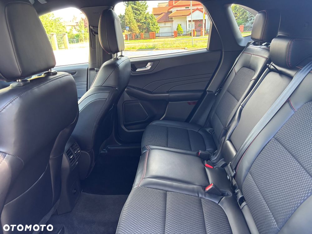 Ford Kuga 1.5 EcoBoost ST-LINE - 12