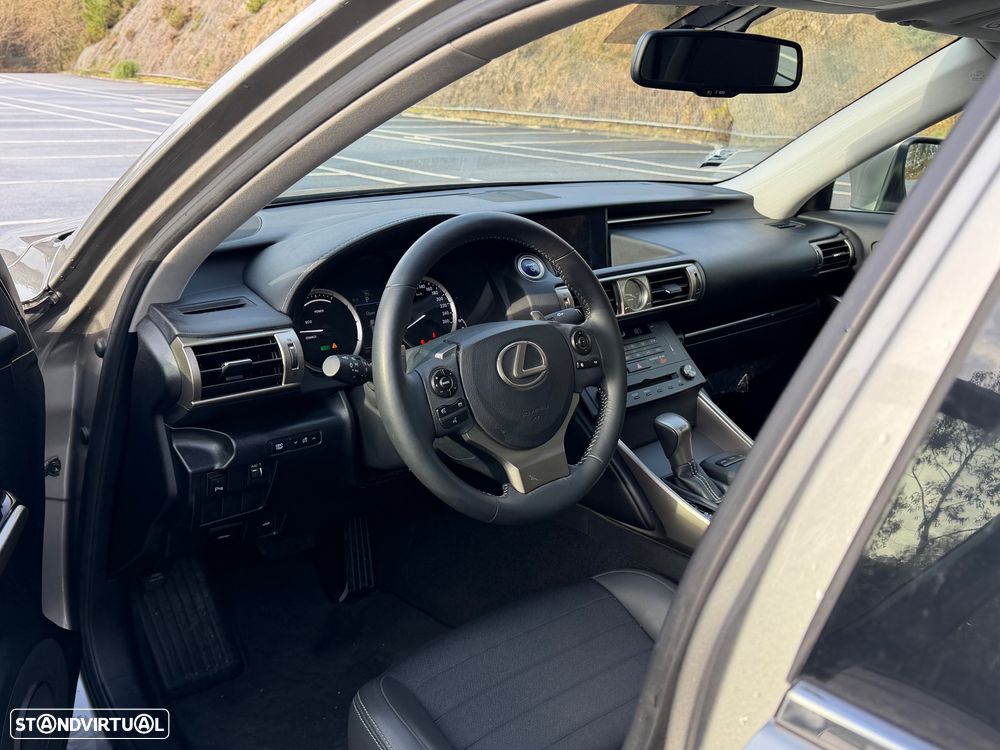 Lexus IS 300H Pack Executive+ - 35