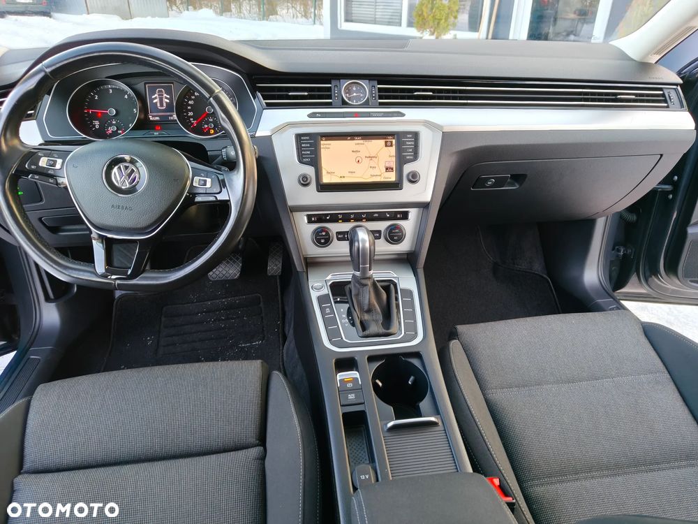 Volkswagen Passat 2.0 TDI SCR DSG Comfortline - 9