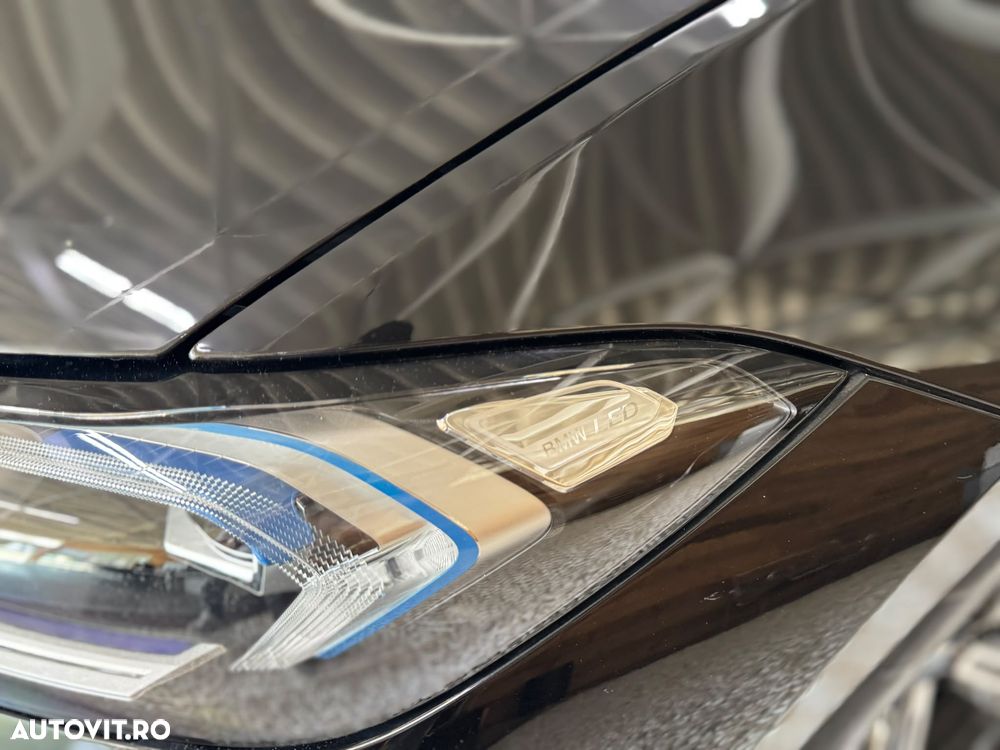 BMW Seria 3 330e Aut. M Sport - 8